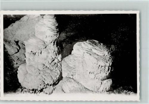Le Puits de Poudrey Stalagmites affaissées
