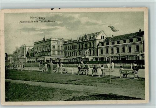 Norderney Kaiserstraße mit Tennisplätzen