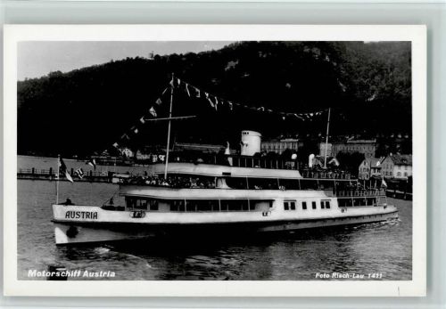 Motorschiff Austria im Flaggenschmuck - Foto Risch-Lau 1411