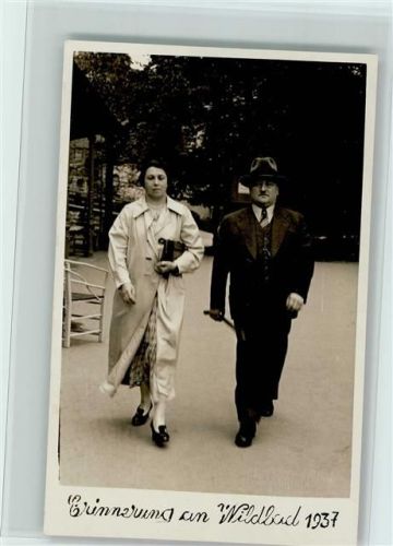Bad Wildbad 1937 Frau mit Mantel Mann im Anzug mit Hut und Spazierstock