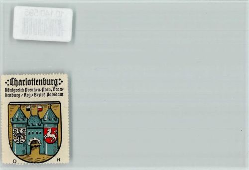 Charlottenburg gezinntes blaues Burgtor, oben mit zwei abgewendeten Flaggen besteckt ist, die rechte schwarz-silbern, die linke silbern-rot geteilt. Rechter Turm in Silber ein schwarzer Adler, links in Rot ein silbernes springendes Ross.
