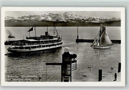 Bodensee Dampferhafen mit Schweizer Alpen