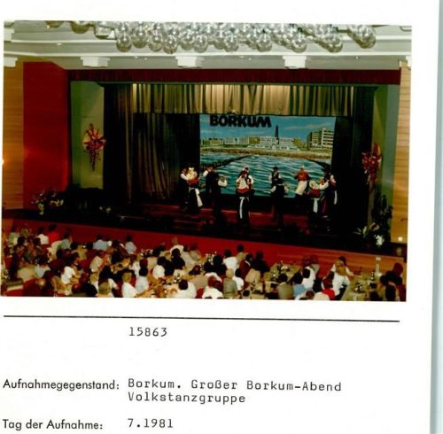 Borkum Großer Borkumabend Volkstanzgruppe Foto montiert auf Karton