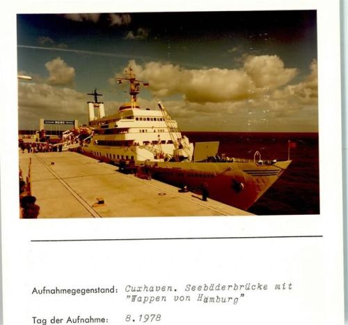 Cuxhaven Seebäderbrücke mit Wappen von Hamburg Foto montiert auf Karton