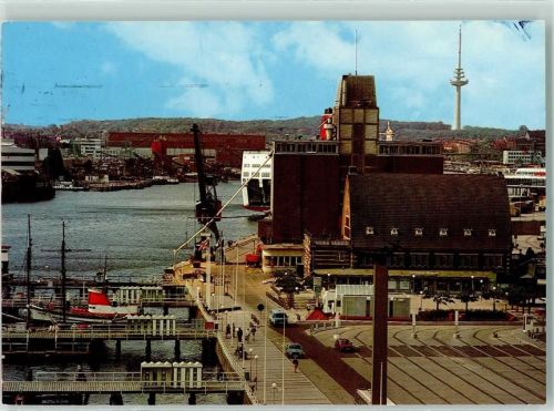 Kiel Schiffahrtsmuseum Museumsbrücke Schiffe Ladekran Fernsehturm