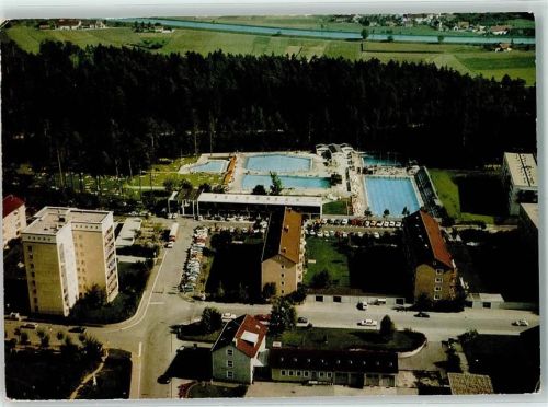 Waldkraiburg Waldbad Rückseite mit Abschürfungen bzw Kleberesten