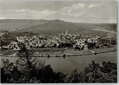 Minheim Rückseite mit Abschürfungen und Kleberesten