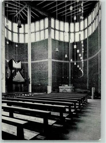 Linz Pfarrkirche St. Theresia Blick in den Altarraum