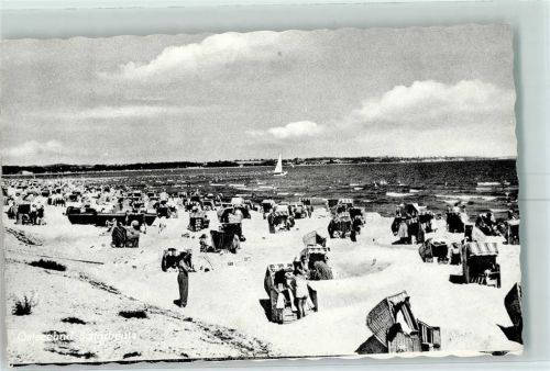 Scharbeutz Ostseestrand Strandtreiben Strandkörbe