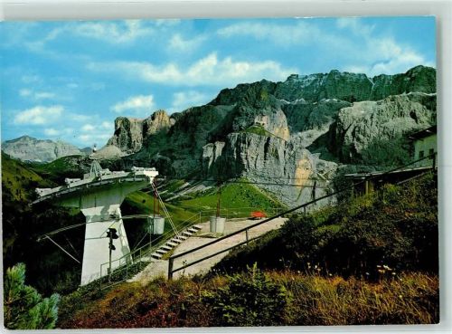 Selva / Gardena Ciampioni-Gondelbahn Bergstation mit Sellastock