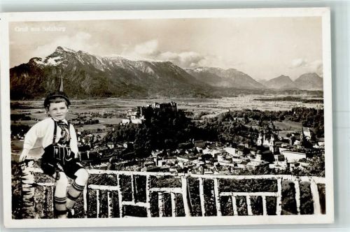 Salzburg Trachtenjunge