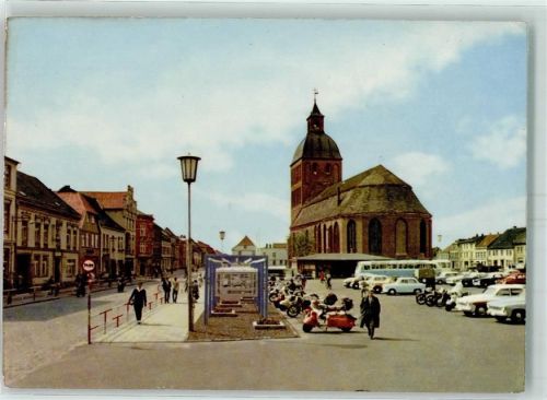 Ribnitz-Damgarten Karl Marx Platz Kirche Parkplatz Motorräder