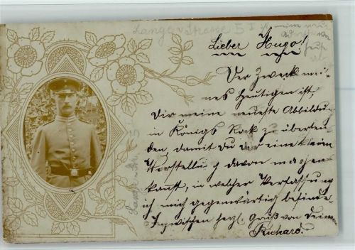 1901 Soldat in Uniform als Foto, Verzierung in Jugendstil gezeichnet