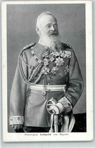 Luitpold in Uniform mit Orden geschmückt AK