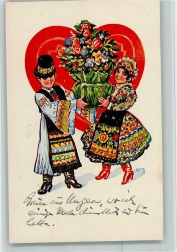 1945 Trachtenpaar mit einem Blumentopf und einem Herz AK