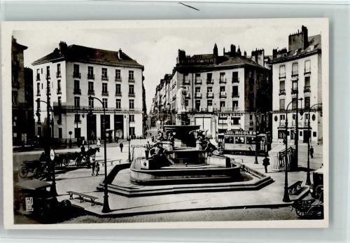 Nantes 1942 Place Royal Fontaine Straßenbahn