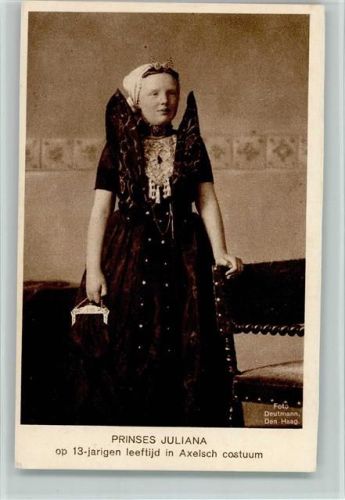 Prinses Juliana in einer Landestracht AK
