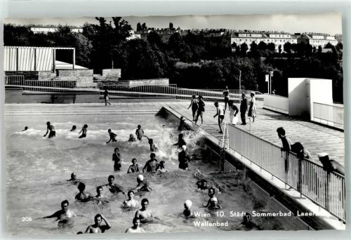 Wien Städtisches Sommerbad Laaerburg Wellenbad