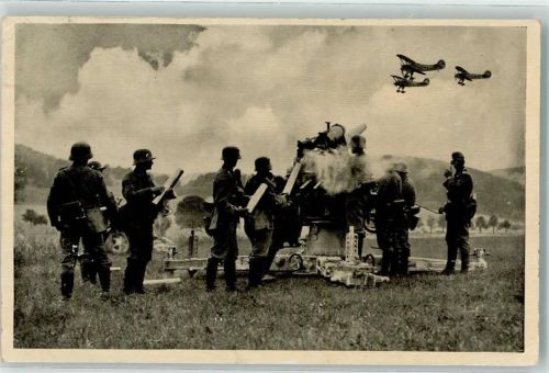 1941 8.8 cm Flakgeschütz beim Feuern auf Doppeldecker