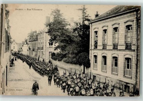 Ancenis Rue Villeneuve Militärtruppe