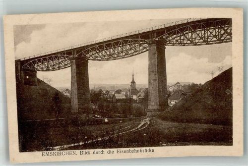 Emskirchen Blick durch die Eisenbahnbrücke