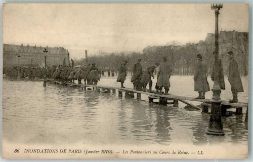 Paris 1910 Hochwasser Seine 1910 Les Pontonniers au Cours la Reine