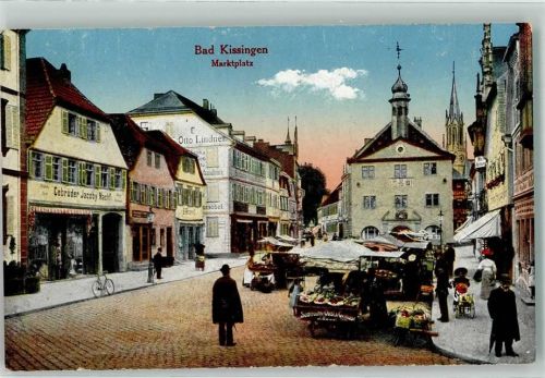 Bad Kissingen Marktplatz Marktszene mit Altem Rathaus