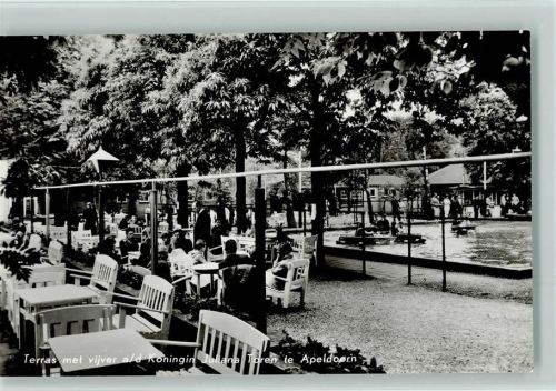 Apeldoorn Lunapark-Cafe Restaurant Koningin Juliana Toren Terras met vijver