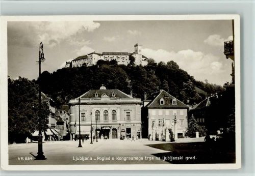 Pogled s Kongresnega trga na ljubljanski grad
