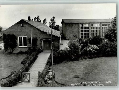 Nieuwerkerk Schule School