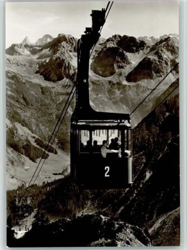 Mittelberg Walmendinger Horn-Bahn mit Mädelegabelgruppe Steinschartenkopf Hohes Licht Fiderepaß Schafalpenköpfen und Wildental