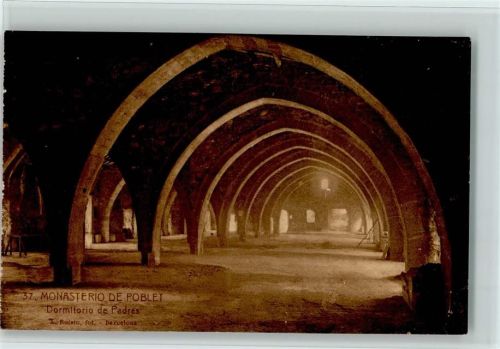 Monestir de Santa Maria de Poblet Zisterzienser Kloster Schlafsaal der Mönche Innenaufnahme