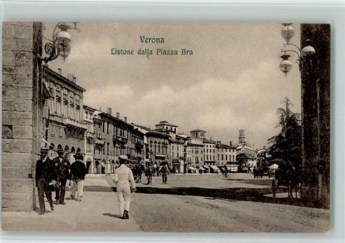 Verona Listone dalla Piazza Bra