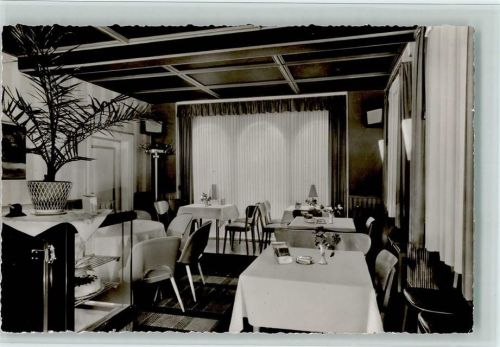 Erbach Café Thesing Innenaufnahme Gastraum Kuchenbuffet