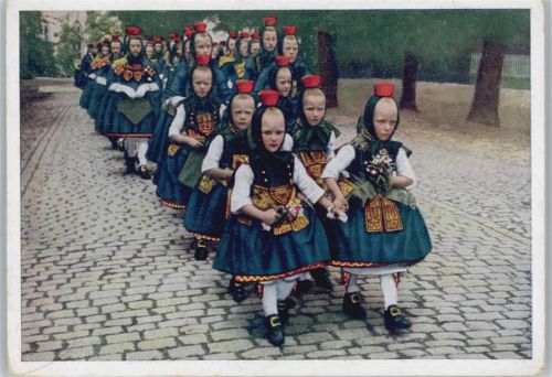 Kinder im Festschmuck auf der Kirmes - Verlag Hansmann Nr. 50818 AK