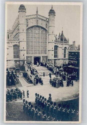 The Funeral of his Late Majesty King George V 1936, at the steps of St. Georges Chapel - Tucks Nr. 3919M Real Photograph