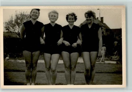 Frauen in Sportkleidung Foto ca 1949 AK