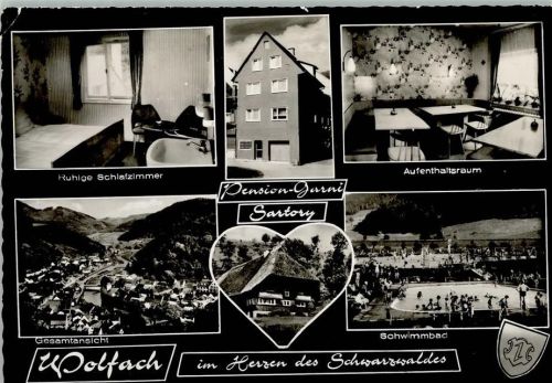 Wolfach Pension Garni Sartory Innenaufnahme Schlafzimmer Aufenthaltsraum Schwimmbad Schwarzwaldhaus Gesamtansicht Mehrfachaufnahme