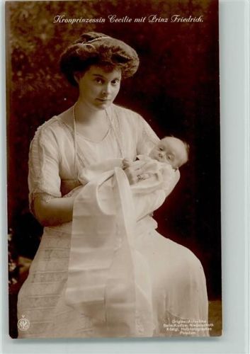 Kronprinzessin mit Prinz Friedrich als Baby NPG