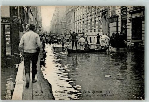 Paris 1910 La Grande Crue de la Seine Inondation du bas de la Rue de Bourgogne
