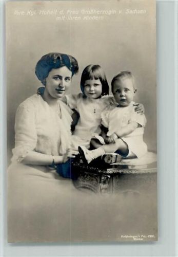 Großherzogin von Sachsen mit ihren Kindern , sehr gute Erhaltung AK