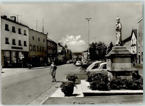Aidenbach Marktplatz Denkmal VW-Käfer