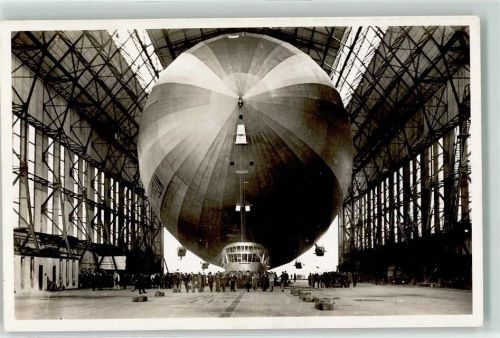 Graf Zeppelin Einbringen in die Halle AK