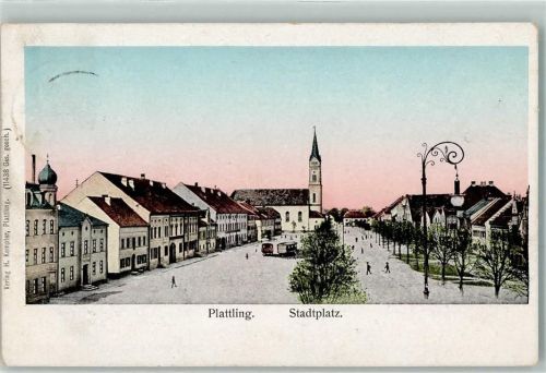 Plattling Stadtplatz Kirche