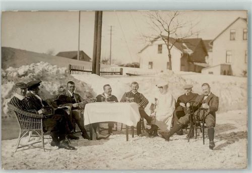 Oberhof Touristen im Winter Aufnahme Foto Löhn & Streich AK