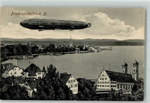 Friedrichshafen LZ 127 über der Stadt