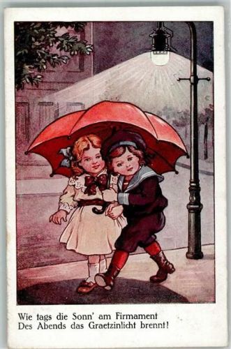 München 1914 Zwei Kinder unter einem Regenschirm werden beleuchtet von einer Graetzinlicht-Laterne Deutsche Ausstellung Das Gas