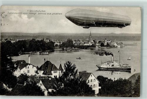 W7990 Friedrichshafen Luftschiff über der Stadt AK Zeppelin 1910