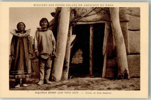 Eskimo vor ihrem Sommerzelt Missions des Peres oblats en Amerique du Nord