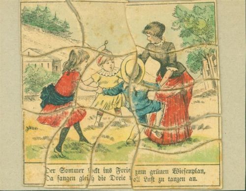 mit Klebestreifen aufgeklebt auf Karton